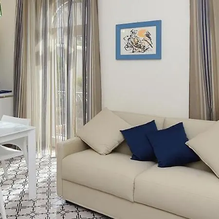 House Apartmanhotel *