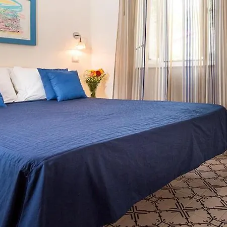 House Apartmanhotel