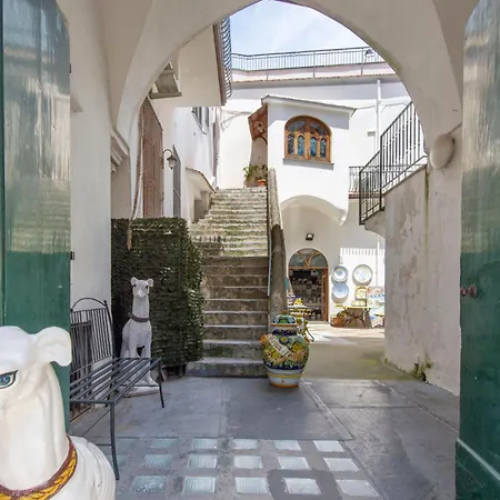 Apartmanhotel House
