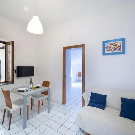 Apartmanhotel House *