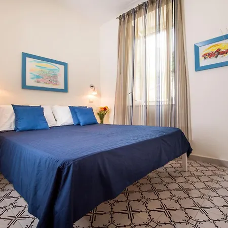 House Apartmanhotel