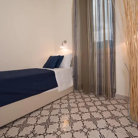 House Apartmanhotel